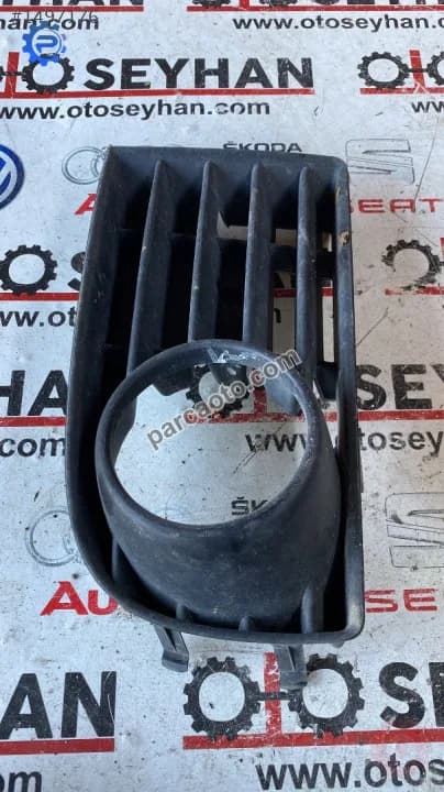 Volkswagen Golf 5 Sağ Ön Tampon Sis Izgarası 2003-2009 1K0853666B