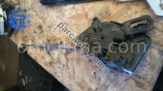 volkswagen polo çıkma sağ arka kapı kilidi
